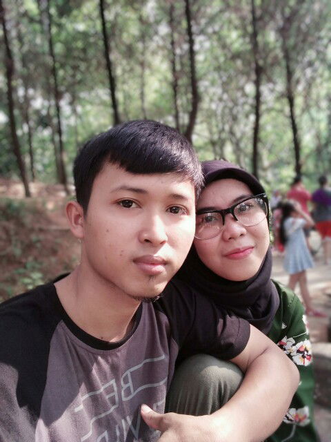 yuri april profile icon