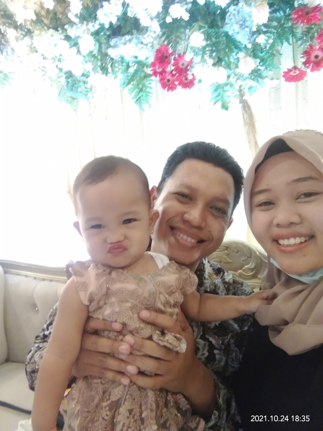 ragil yuliana putri profile icon