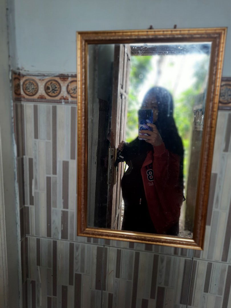 Khomzah Ny Hadi profile icon