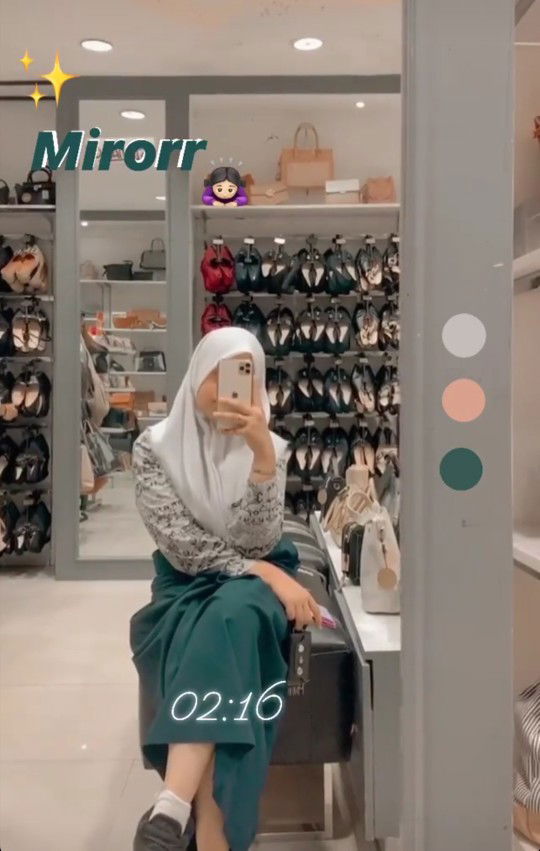 Reva Safira profile icon