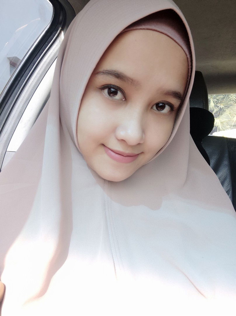 mariana kmys profile icon