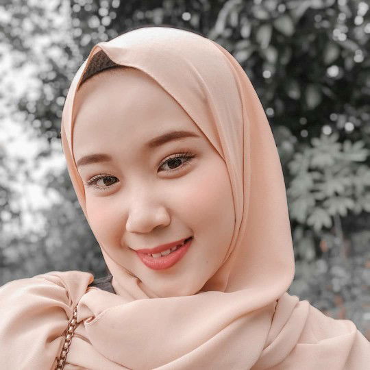 Suci Suryani profile icon