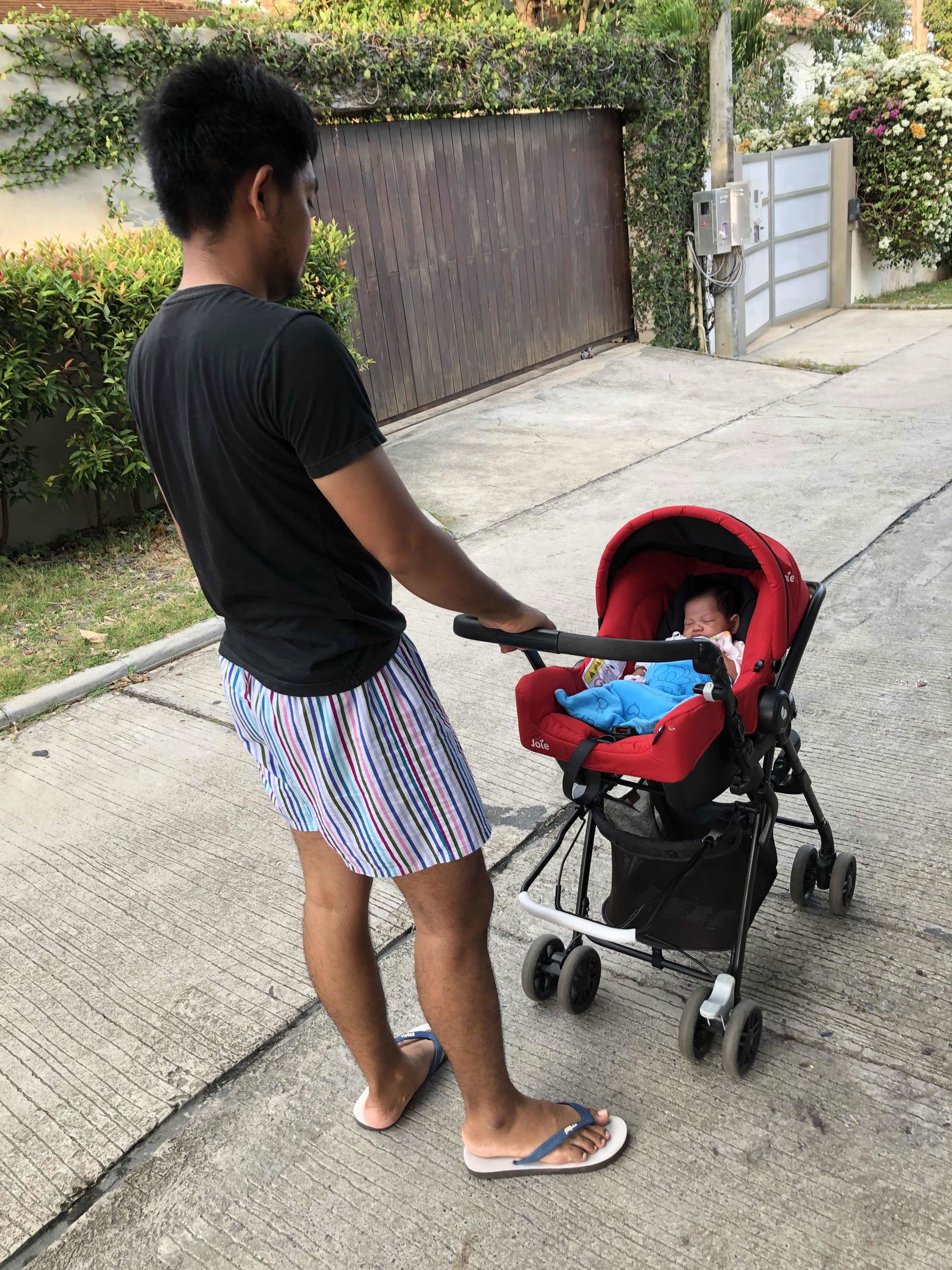 Ton Y. Songsak profile icon