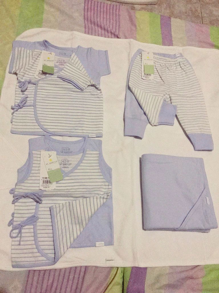Selling brandnew ST. PATRICK newborn clothes