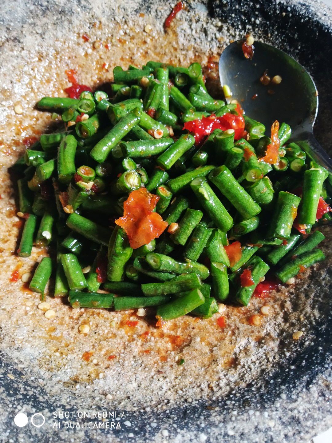 Makan Yang Pedes Pedes