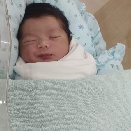 คลอดเเล้วค่ะ ผ่าคลอดเพราะรกเสื่อม อัตตราการเต้นของหัวใจเด็กต่ำ