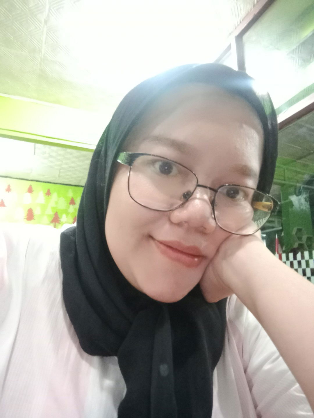 Suci Lestari profile icon