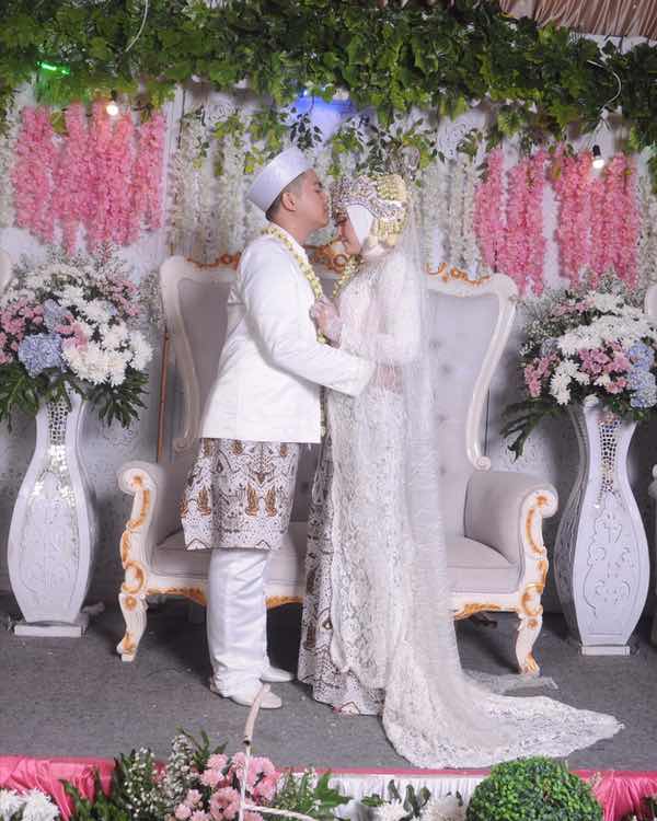 resti fauzia profile icon