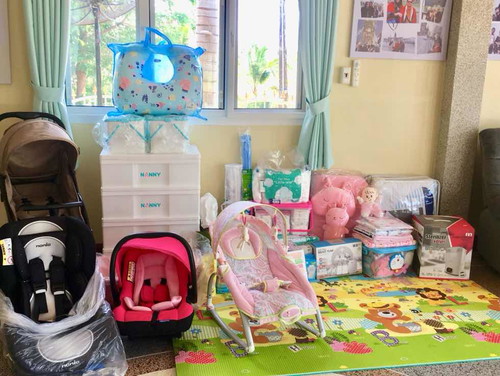 เตรียมของรอลูกสาว?