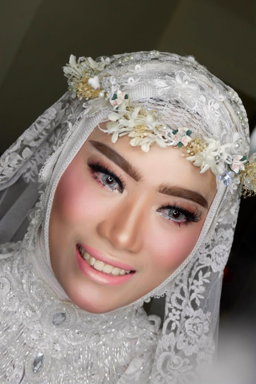 Ria Nurhayati profile icon