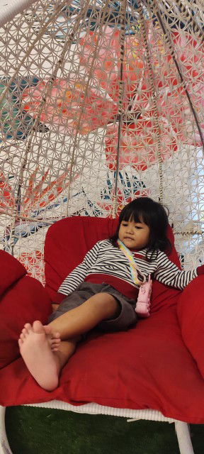 Nur Sholihat profile icon