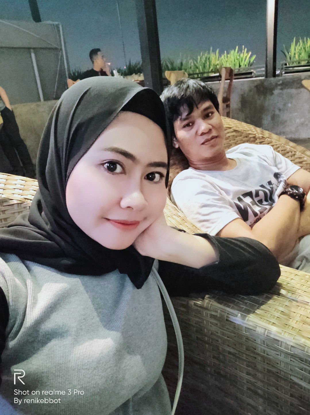 Reni Indri Yani profile icon