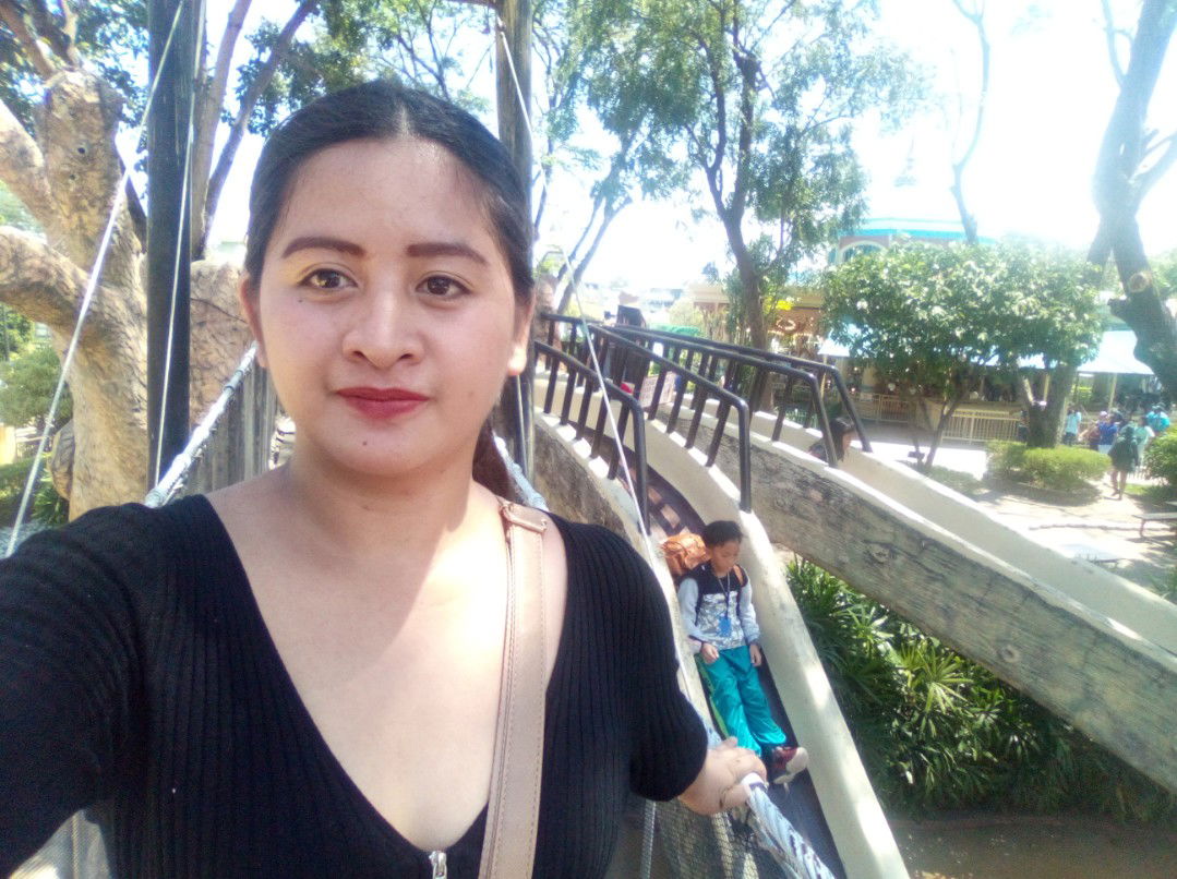 Cherrie Amor Valle profile icon