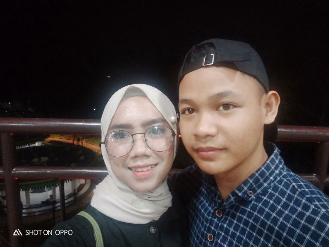 Dewii Pujiarti profile icon