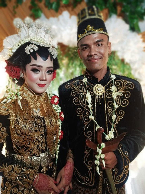 Novia Putri profile icon