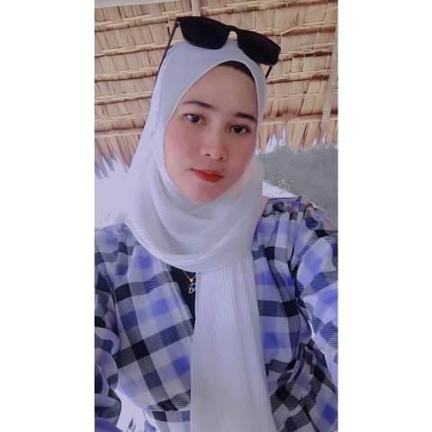Sisri Febri Yeni profile icon