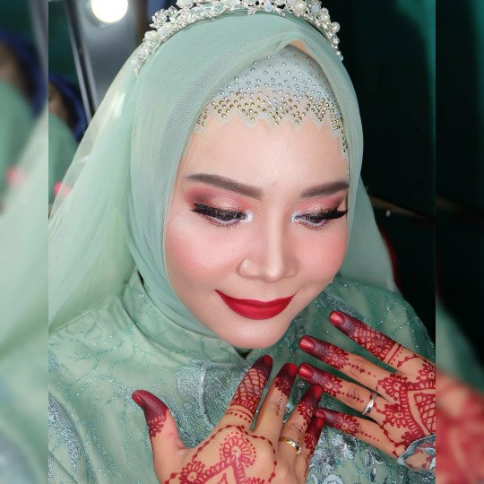 Heni Marlina profile icon