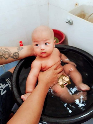 อากาศร้อนๆเเบบนี้อาบน้ำให้ลูกวันละกี่รอบกันคะ