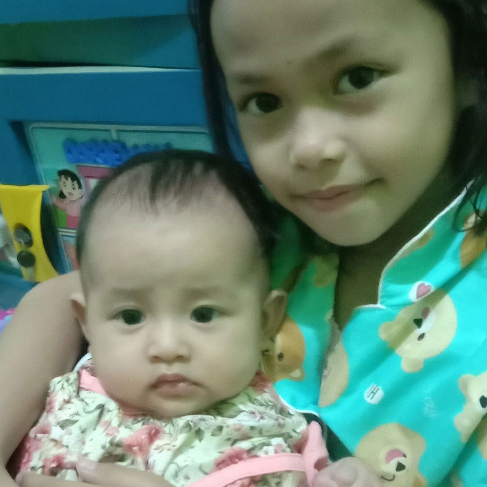 Rina Putri Ayu profile icon