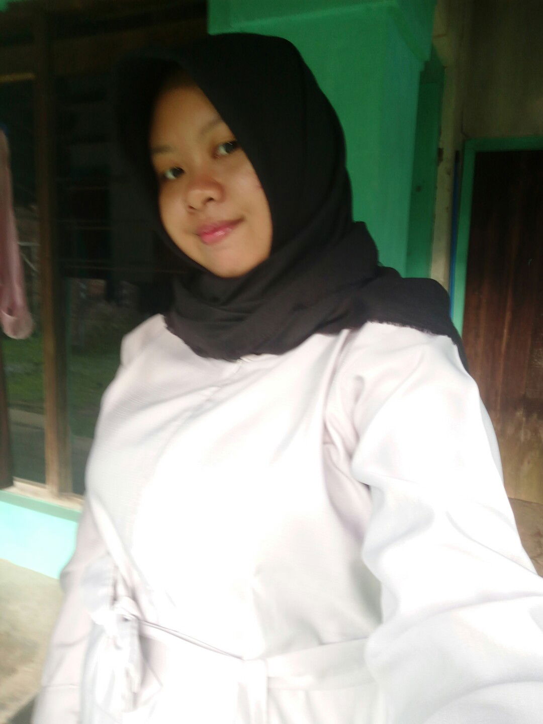 indahlestari profile icon