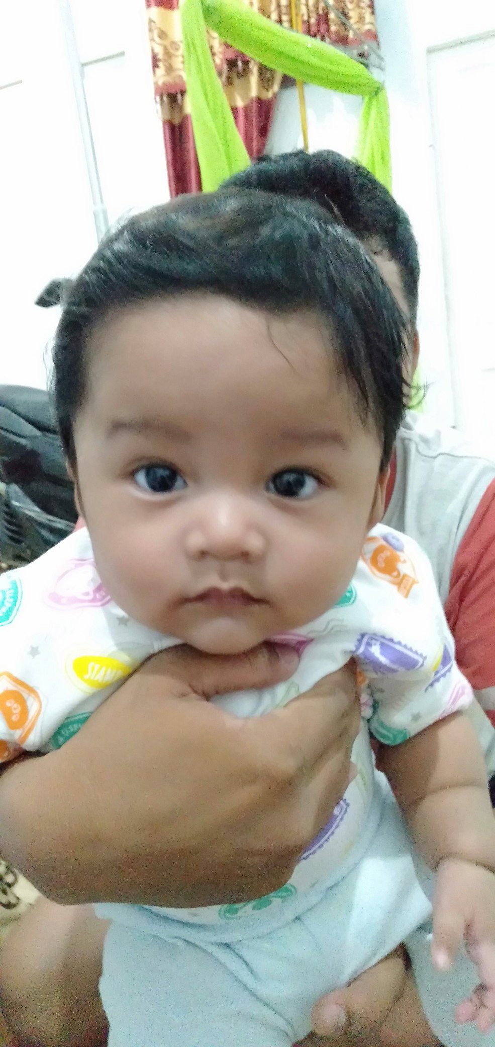 bayi umur 5bulan mau berdiri