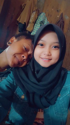 Fitri Nur Awali profile icon