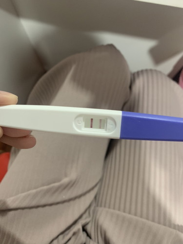 แบบนี้ท้องไหมค่ะตรวจก่อนรอบเดือน3วันค่ะ