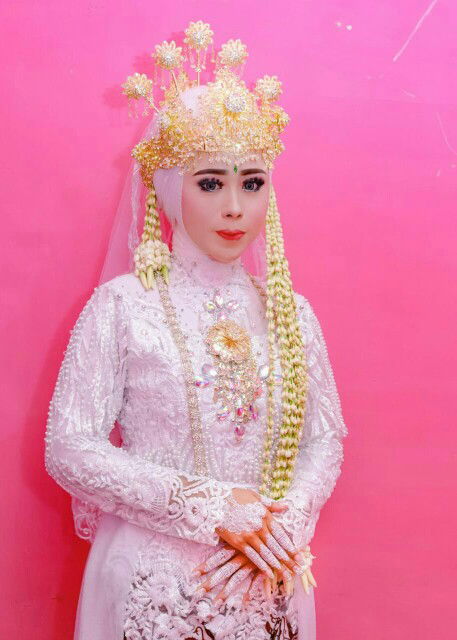 Linda Gutari profile icon