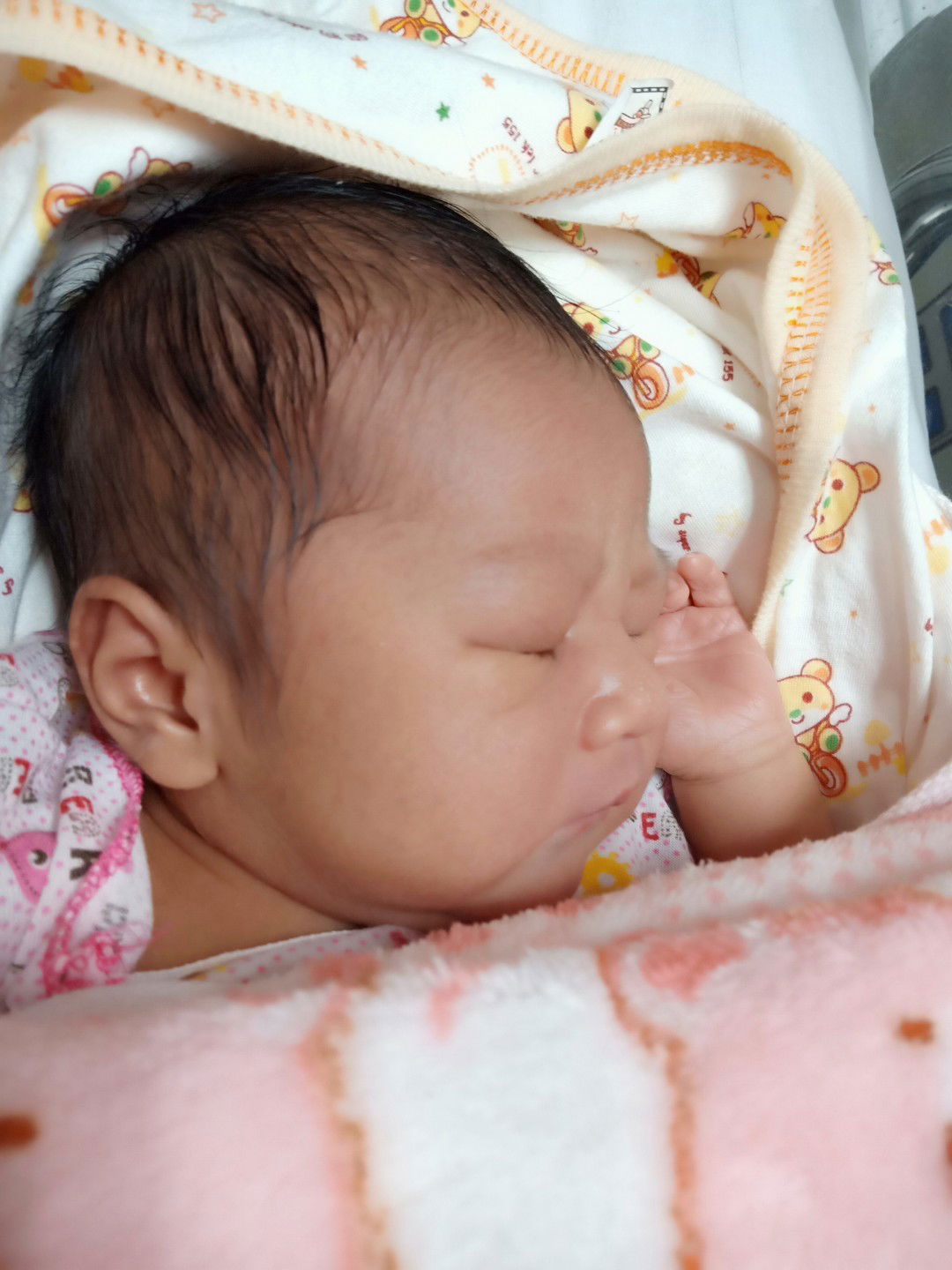 คลอดแล้ว ท้องไม่ยุบ