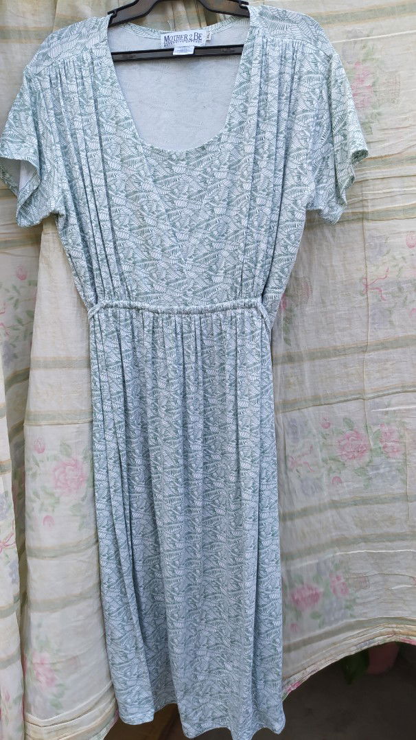 Pre-loved maternity/nursing dress