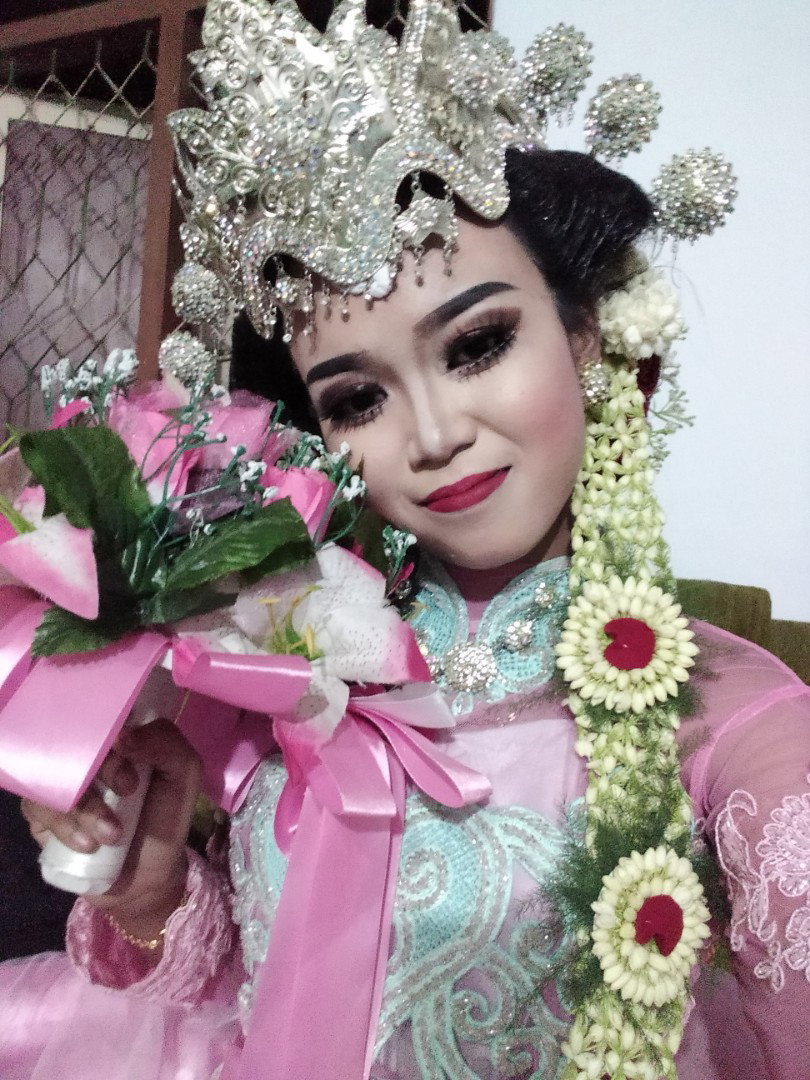 novita ayu lestari profile icon