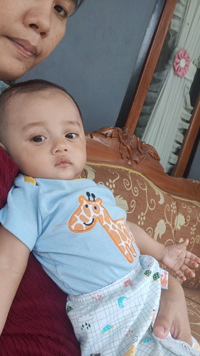 susu apa yg baik untuk menambah berat badan bayi,bayiku usia 5bulan berat badan kurang