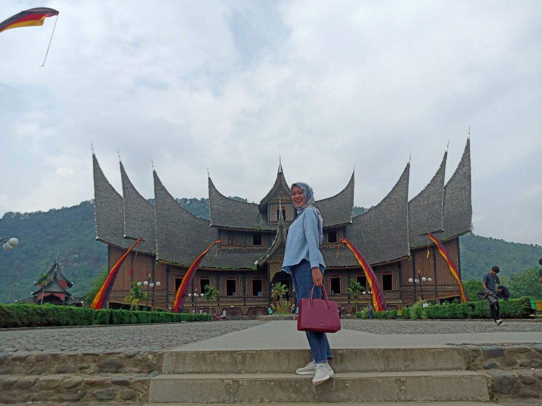 tri ujiana profile icon