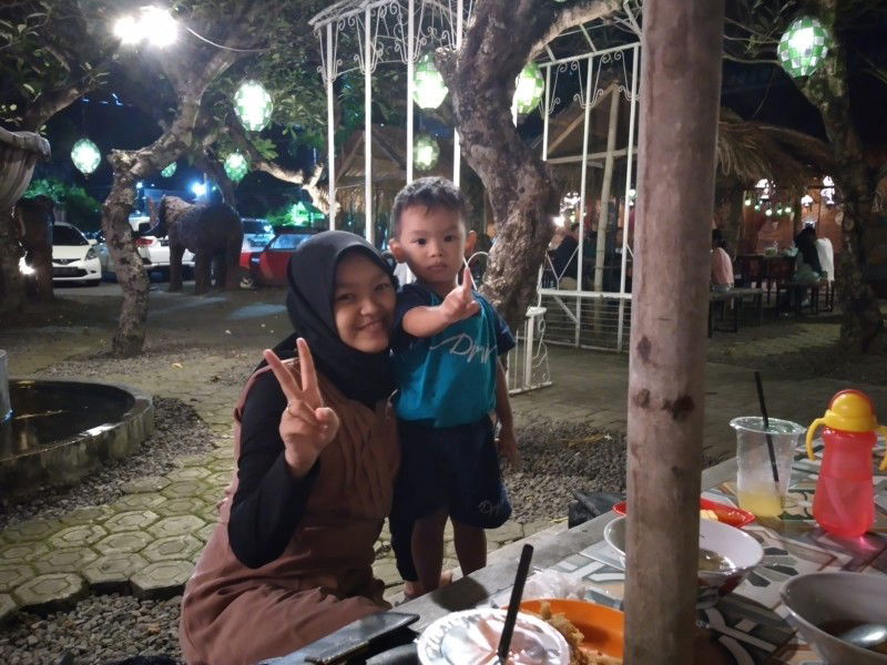 Reviana Widaryanti profile icon