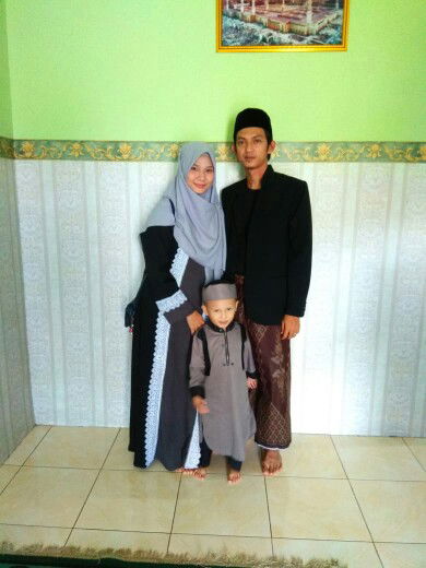 Siti Komariah profile icon