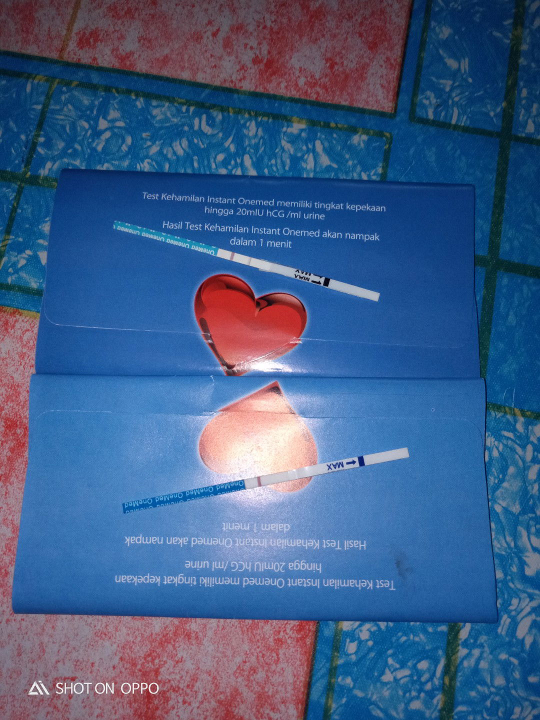 gambar pertama hsilnya ada samar '' nya , dan gambar ke dua hsilnya cuman satu garis ??