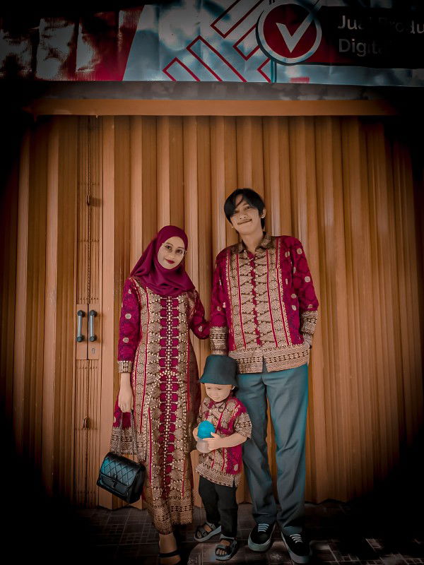 putri yuliani profile icon