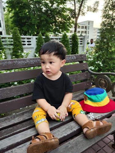 บ๊ายบายยยยทุกคนที่เดินผ่าน
