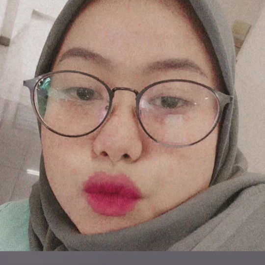 Serly Nur profile icon