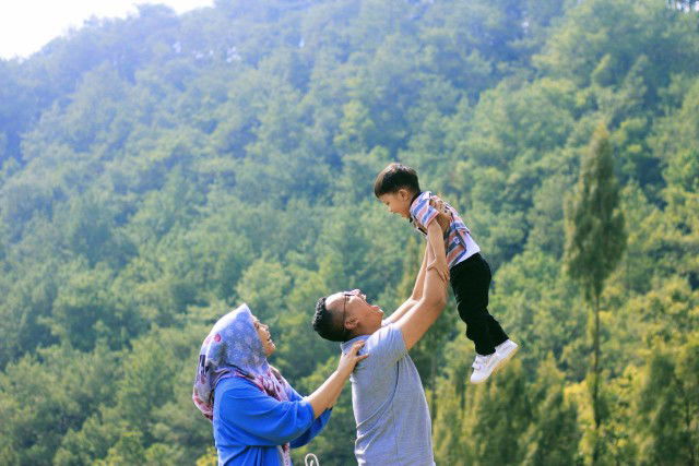 Dewi Ratnasari profile icon