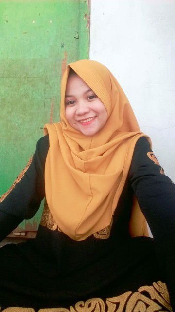 Dewi Nur Syamsiah profile icon