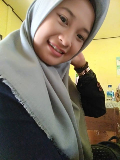 yeni marliani profile icon