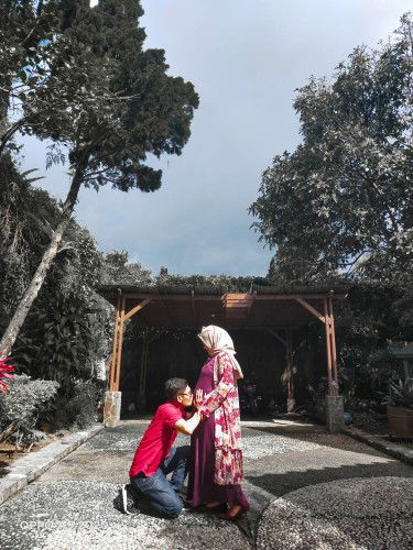 hani selvia profile icon