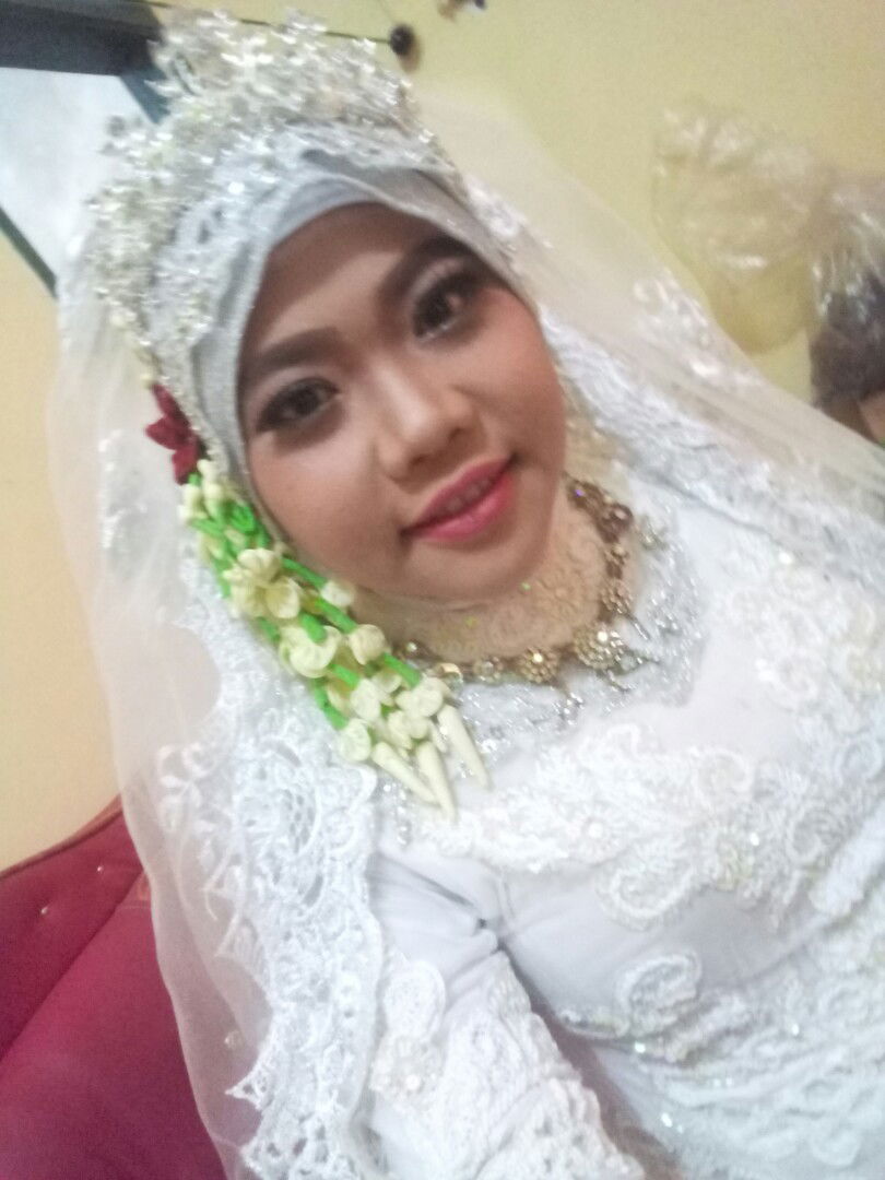 Nur Halimah profile icon