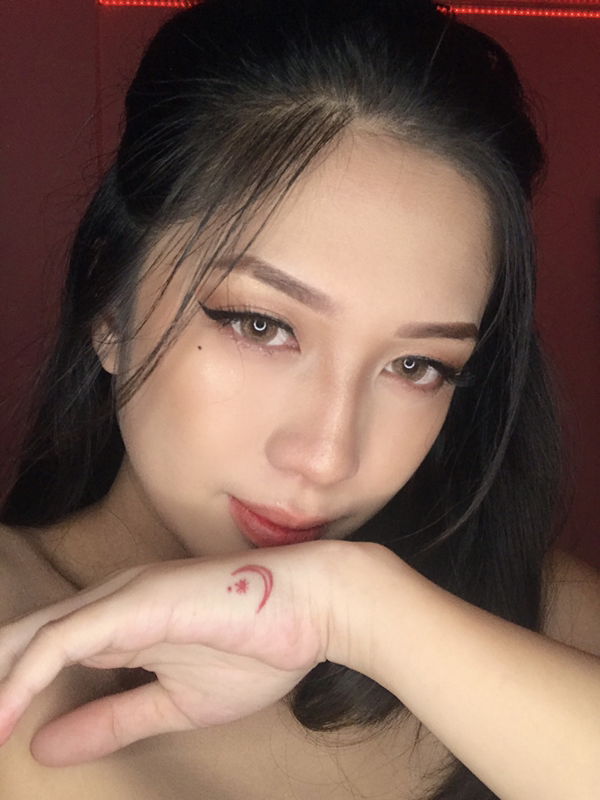 Mayiee Alferez profile icon