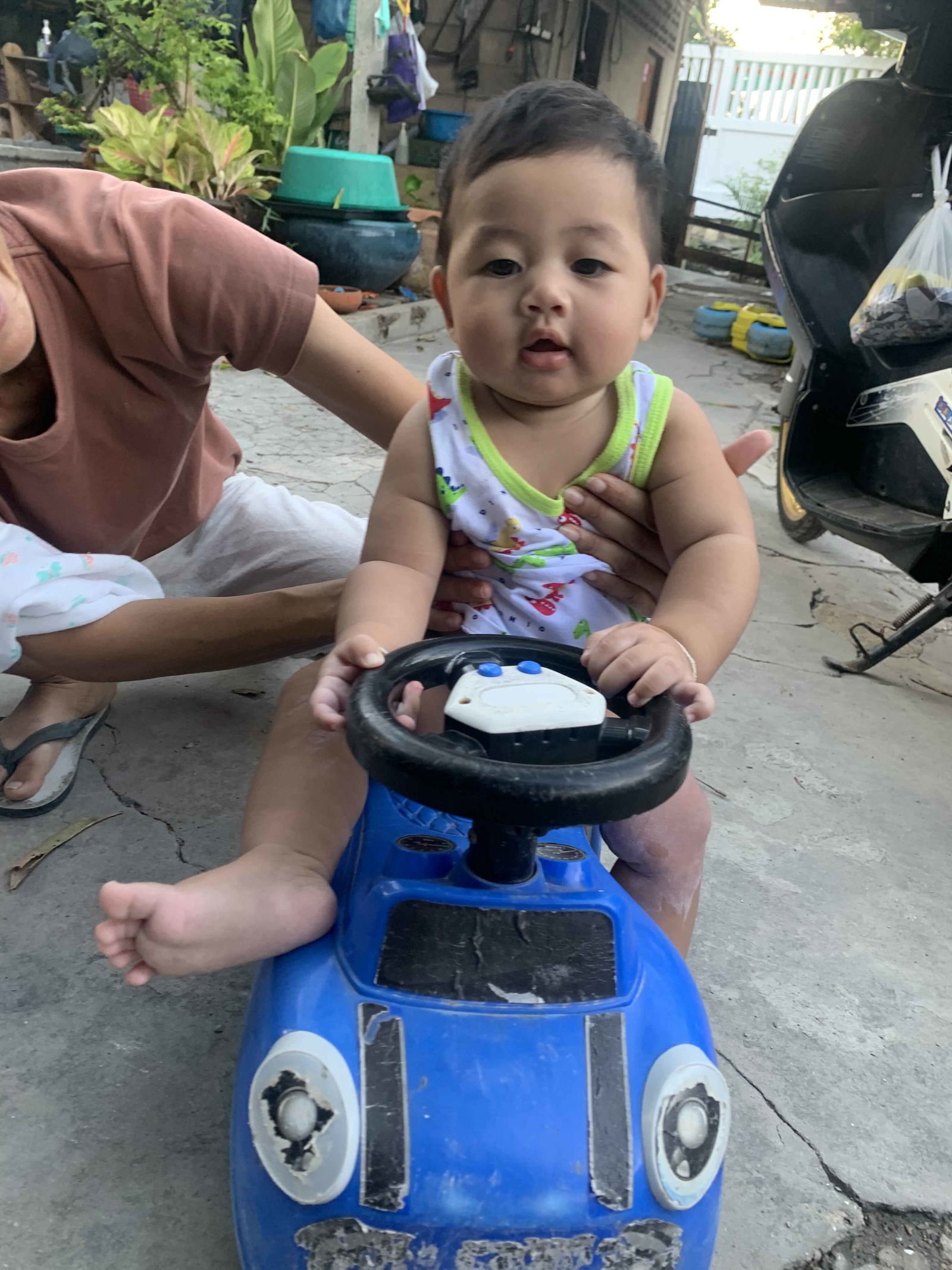 Yolradee Nakraksa profile icon