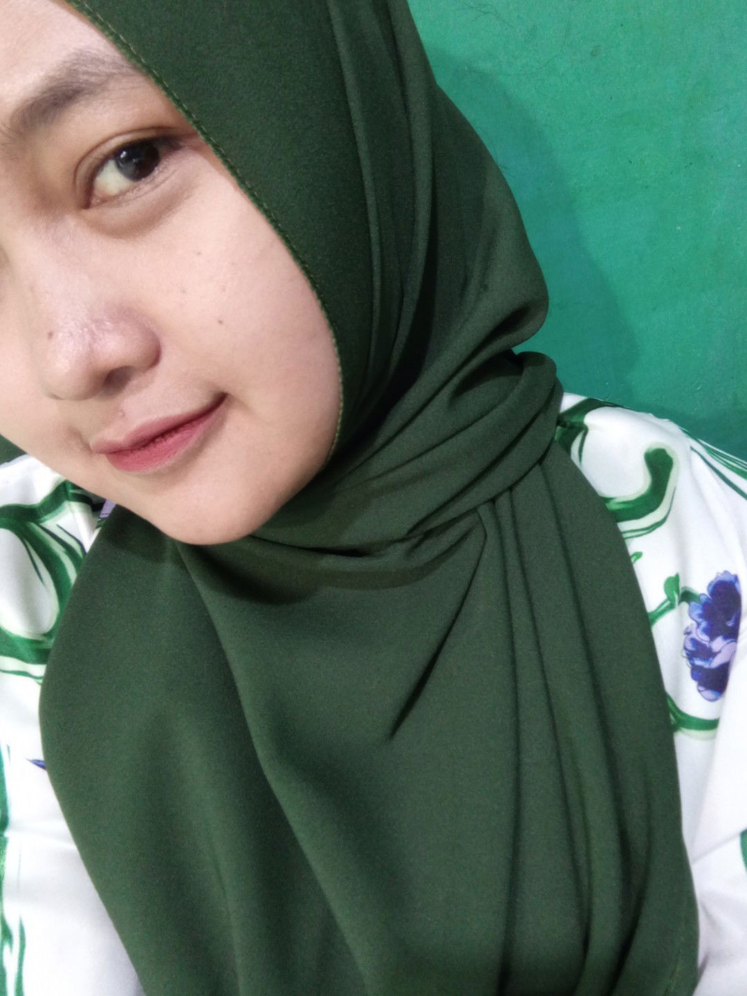 Ayu Indah Sari profile icon