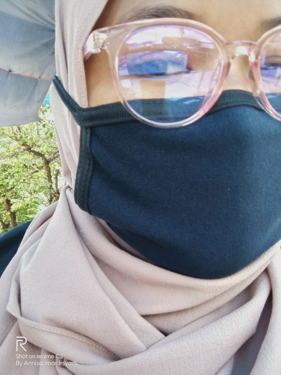 im a 19 years old mom profile icon