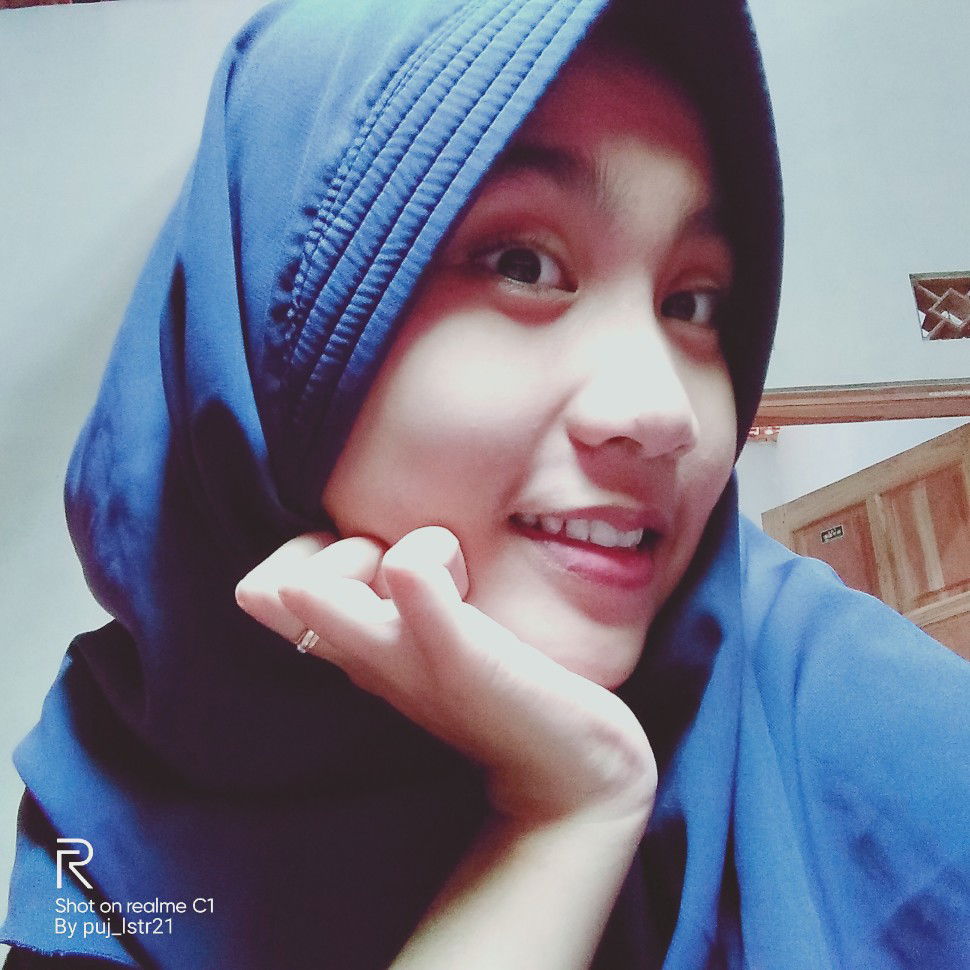 puji lestari profile icon