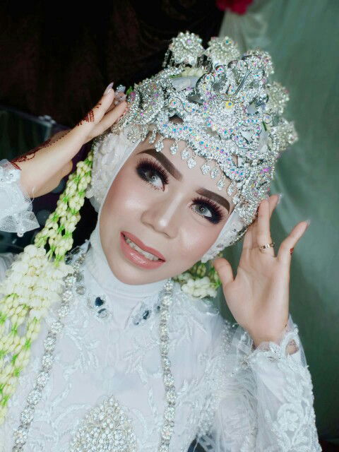 Ade Siti Nurlaila profile icon